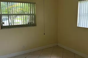 4331 NW 20th Ave NW, Oakland Park, FL 33309 - Photo 6