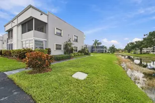 186 Burgundy D, Delray Beach, FL 33484 - Photo 2