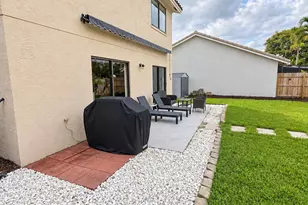 6057 Strawberry Lakes Cir, Lake Worth, FL 33463 - Photo 10