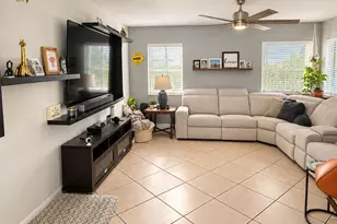6057 Strawberry Lakes Cir, Lake Worth, FL 33463 - Photo 2