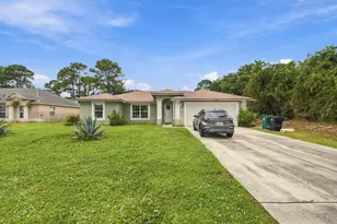 325 SE Thornhill Dr, Port Saint Lucie, FL 34983 - Photo 1