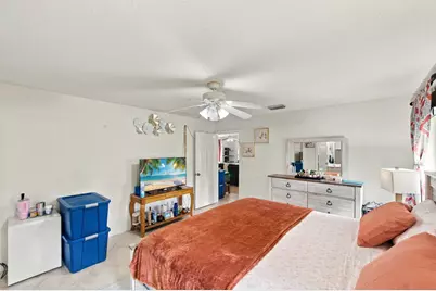 325 SE Thornhill Drive, Port Saint Lucie, FL 34983 - Photo 18