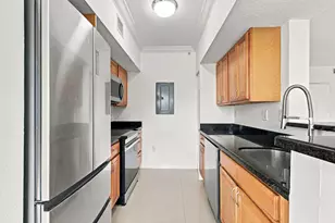 11600 SW 2nd Street SW, Pembroke Pines, FL 33025 - Photo 8