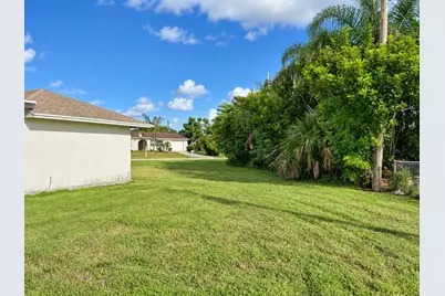 411 SE Sunnydale Lane, Port Saint Lucie, FL 34983 - Photo 4