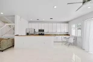 131 S E 7th Way, Pompano Beach, FL 33060 - Photo 4