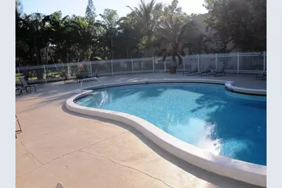 201 Bonnie Boulevard #105, Palm Springs, FL 33461 - Photo 10