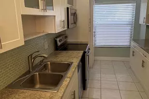 1424 NW 97th Terrace, Pembroke Pines, FL 33024 - Photo 4