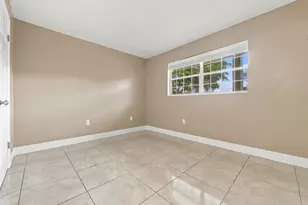8285 Sunrise Lakes Blvd, Sunrise, FL 33322 - Photo 20