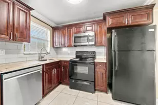8285 Sunrise Lakes Blvd, Sunrise, FL 33322 - Photo 10