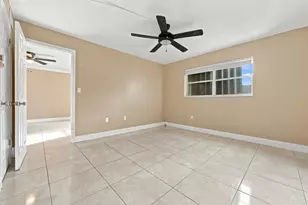 8285 Sunrise Lakes Blvd, Sunrise, FL 33322 - Photo 14