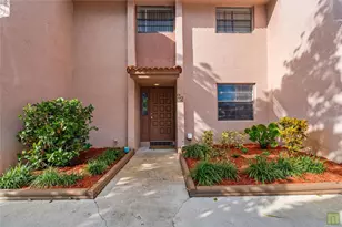 22 N Valencia Dr, Davie, FL 33324 - Photo 4