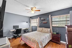 22 N Valencia Dr, Davie, FL 33324 - Photo 28
