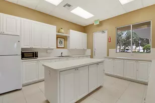 925 Magdalena Rd, Palm Beach Gardens, FL 33410 - Photo 34