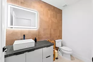 1725 NE 23rd Ave, Fort Lauderdale, FL 33305 - Photo 20
