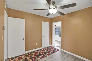 2180 NW 105th Terrace, Miami, FL 33147 - Photo 24