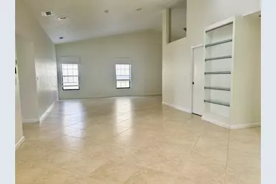 7045 Golf Pointe Circle #7045, Tamarac, FL 33321 - Photo 4