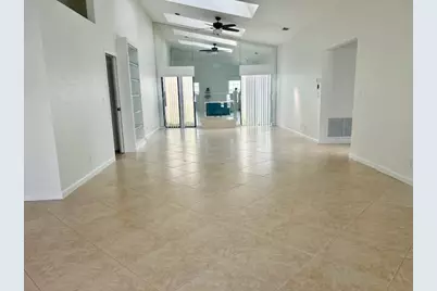 7045 Golf Pointe Circle #7045, Tamarac, FL 33321 - Photo 14