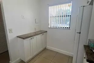 9165 NW 1st St, Pembroke Pines, FL 33024 - Photo 4