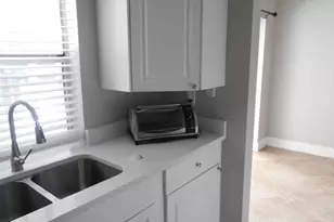 827 NW 87th Ave, Coral Springs, FL 33071 - Photo 10