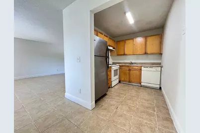 118 Meadows Circle, Boynton Beach, FL 33436 - Photo 4