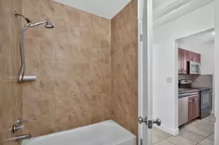 909 Pine Dr, Pompano Beach, FL 33060 - Photo 6