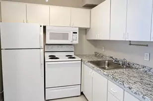 198 Markham J, Deerfield Beach, FL 33442 - Photo 2