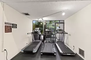 2106 S Cypress Bend Dr, Pompano Beach, FL 33069 - Photo 26
