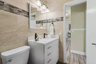 8720 NW 46th St, Lauderhill, FL 33351 - Photo 36