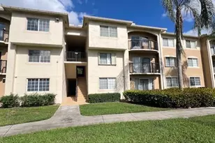 500 Crestwood Ct N, Royal Palm Beach, FL 33411 - Photo 2