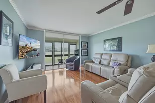 9411 N Hollybrook Lake Dr, Pembroke Pines, FL 33025 - Photo 1