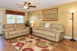 74 Newport Ct E, Deerfield Beach, FL 33442 - Photo 8