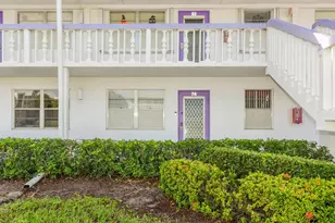 74 Newport Ct E, Deerfield Beach, FL 33442 - Photo 2