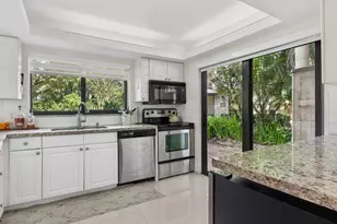 219 Wimbledon Lakes Dr, Plantation, FL 33324 - Photo 22