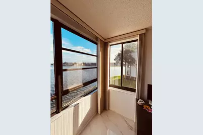 10526 E Clairmont Circle, Tamarac, FL 33321 - Photo 24