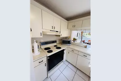 10526 E Clairmont Circle, Tamarac, FL 33321 - Photo 10