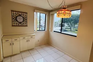 10526 E Clairmont Cir, Tamarac, FL 33321 - Photo 4