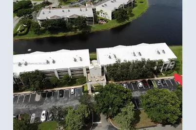 10526 E Clairmont Circle, Tamarac, FL 33321 - Photo 42