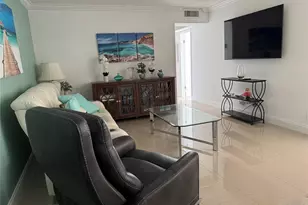 301 Oakridge Q, Deerfield Beach, FL 33442 - Photo 4