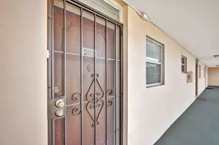 2800 NW 47th Terrace, Lauderdale Lakes, FL 33313 - Photo 2