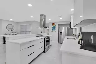 3218 SE 11th St, Pompano Beach, FL 33062 - Photo 4
