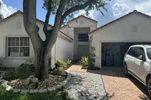 389 Cameron Dr, Weston, FL 33326 - Photo 2