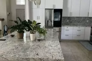 389 Cameron Dr, Weston, FL 33326 - Photo 4