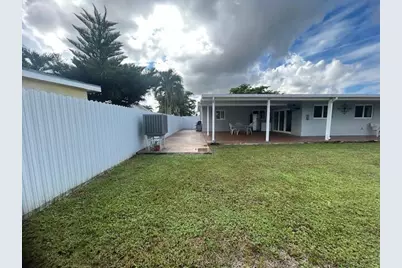 8555 NW 175th Street, Hialeah, FL 33015 - Photo 16