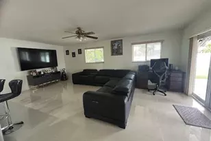 8555 NW 175th St, Hialeah, FL 33015 - Photo 6