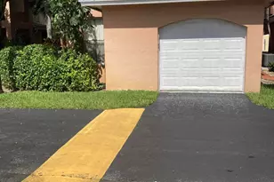 3243 NW 44th St, Oakland Park, FL 33309 - Photo 1