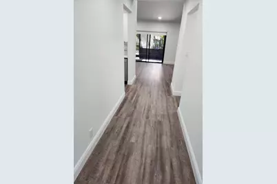 10424 NW 70th Court, Tamarac, FL 33321 - Photo 4