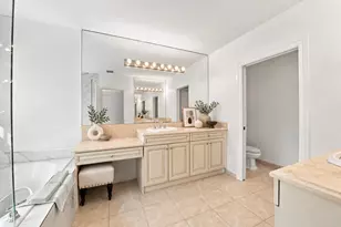 1752 NE 12th St, Fort Lauderdale, FL 33304 - Photo 20