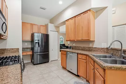 375 Berenger Walk, Royal Palm Beach, FL 33414 - Photo 10