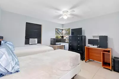 2911 NE 11th Avenue, Pompano Beach, FL 33064 - Photo 10
