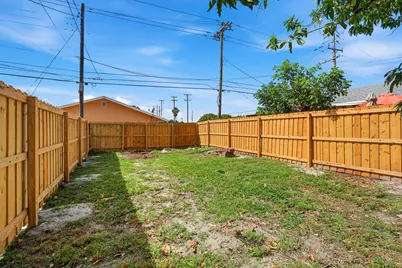 327 N H Street, Lake Worth Beach, FL 33460 - Photo 18